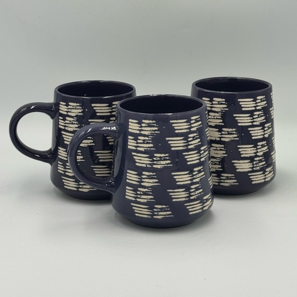 Thyme and Table Blue & White Ceramic Stoneware Mugs 16 oz Set of 3 - Picture 4 of 10